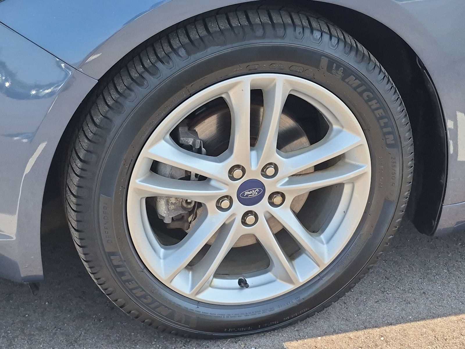 Used 2018 Ford Fusion SE w/ Fusion SE Technology Package FWD image 13