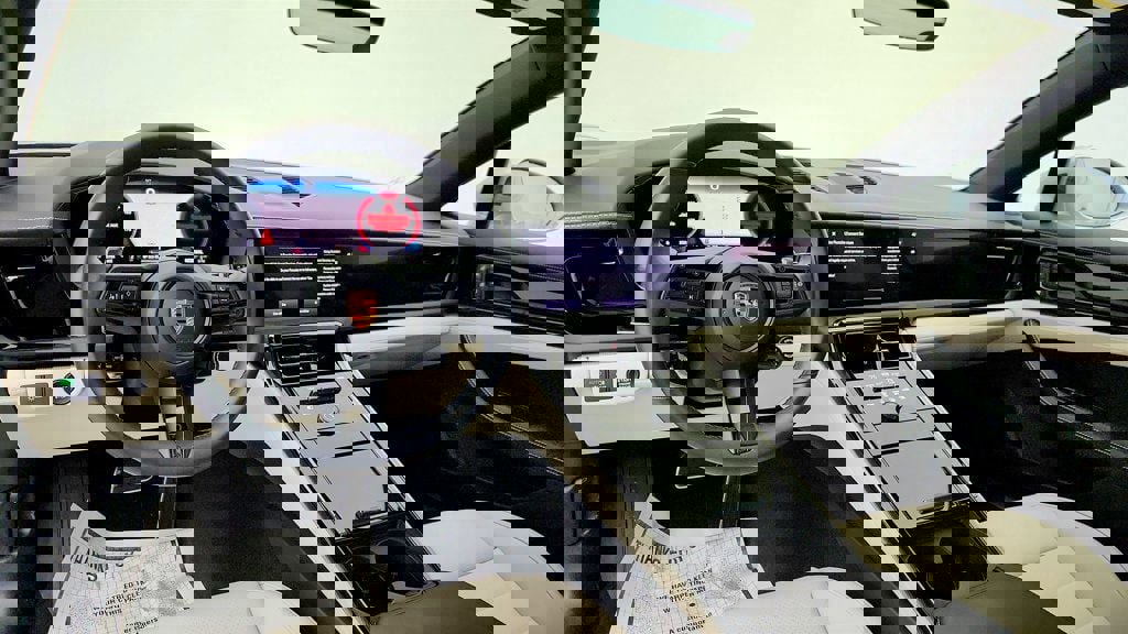 Used 2024 Porsche Panamera image 13