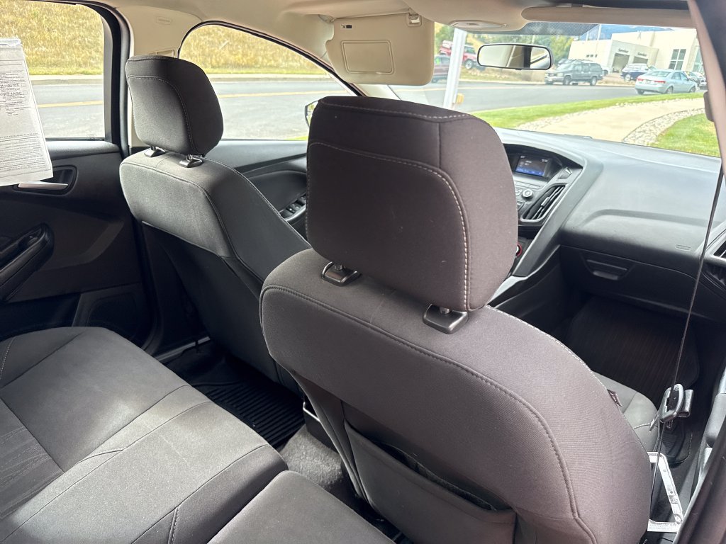 Used 2018 Ford Focus SE w/ Cold Weather Package FWD image 26