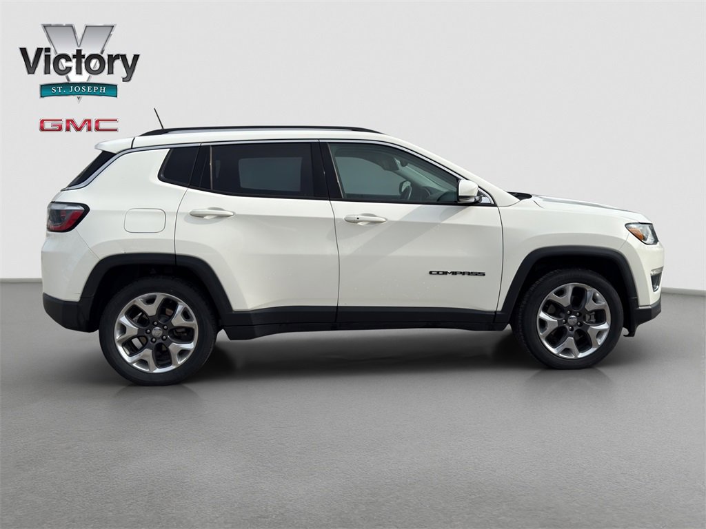 Used 2018 Jeep Compass Limited w/ Navigation Group image 11