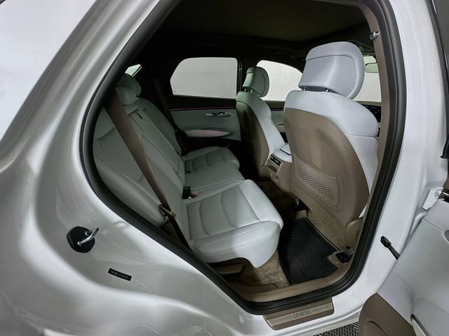 Certified 2026 Genesis GV70 2.5T Advanced AWD/4WD image 28
