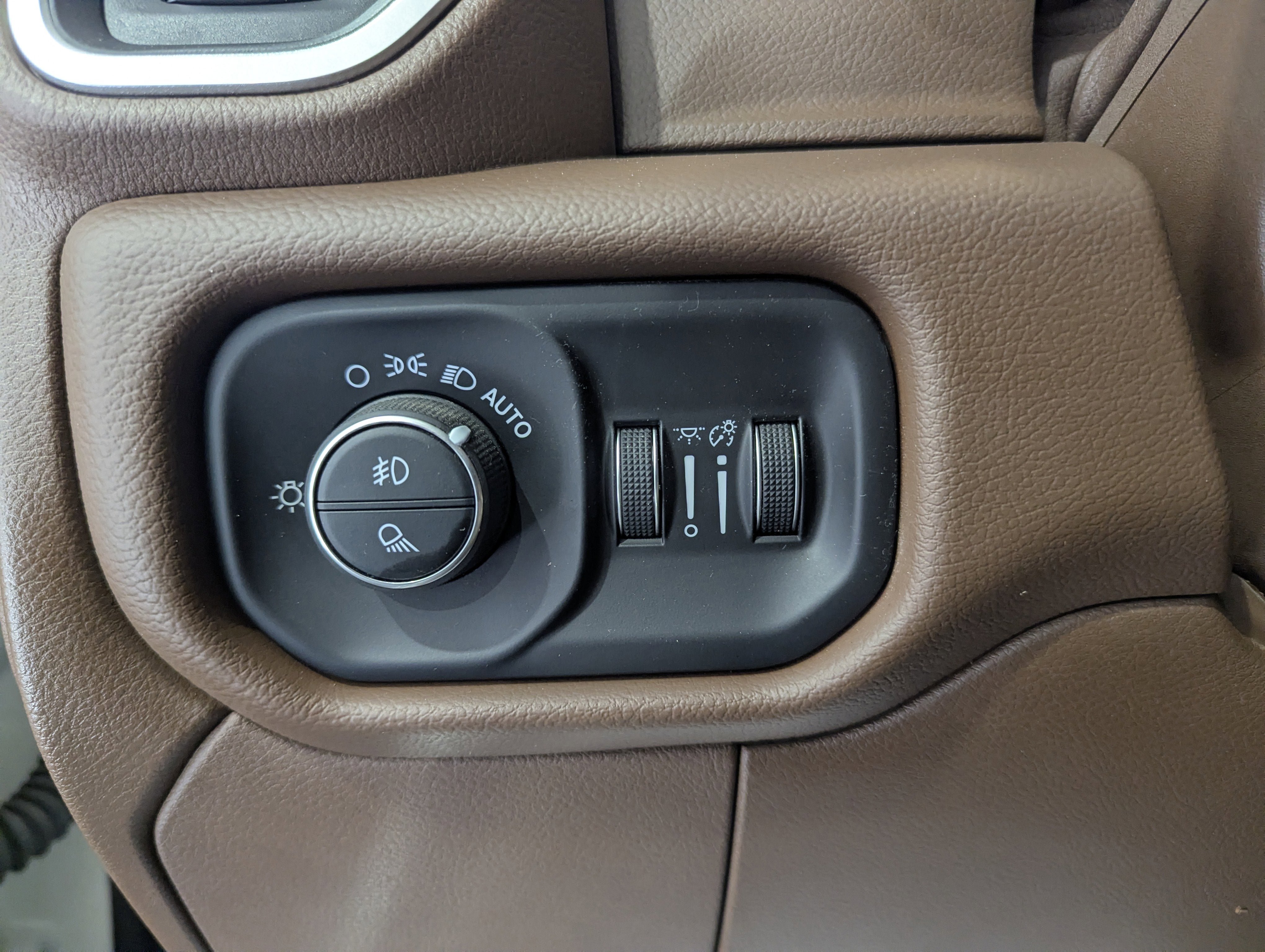 Used 2020 RAM 3500 Laramie AWD/4WD image 22