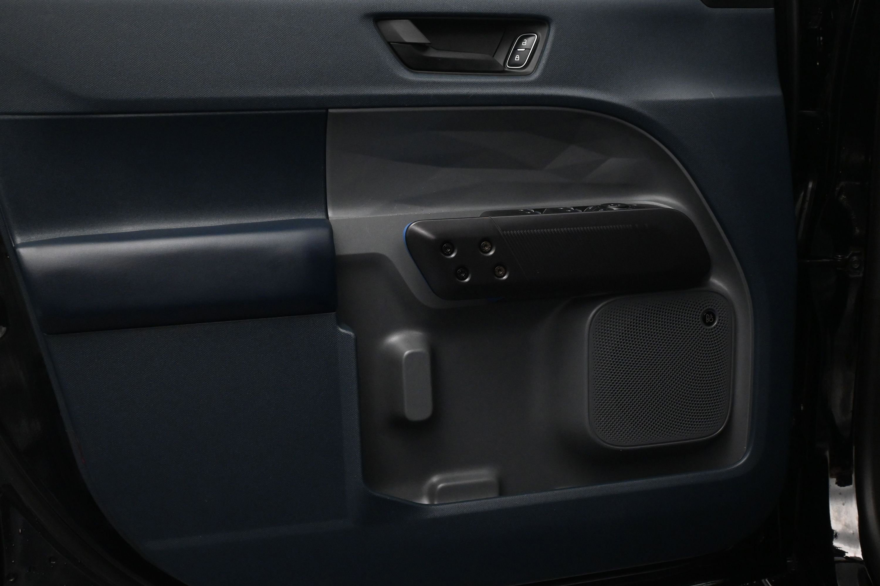 Used 2025 Ford Maverick Lobo AWD/4WD image 16