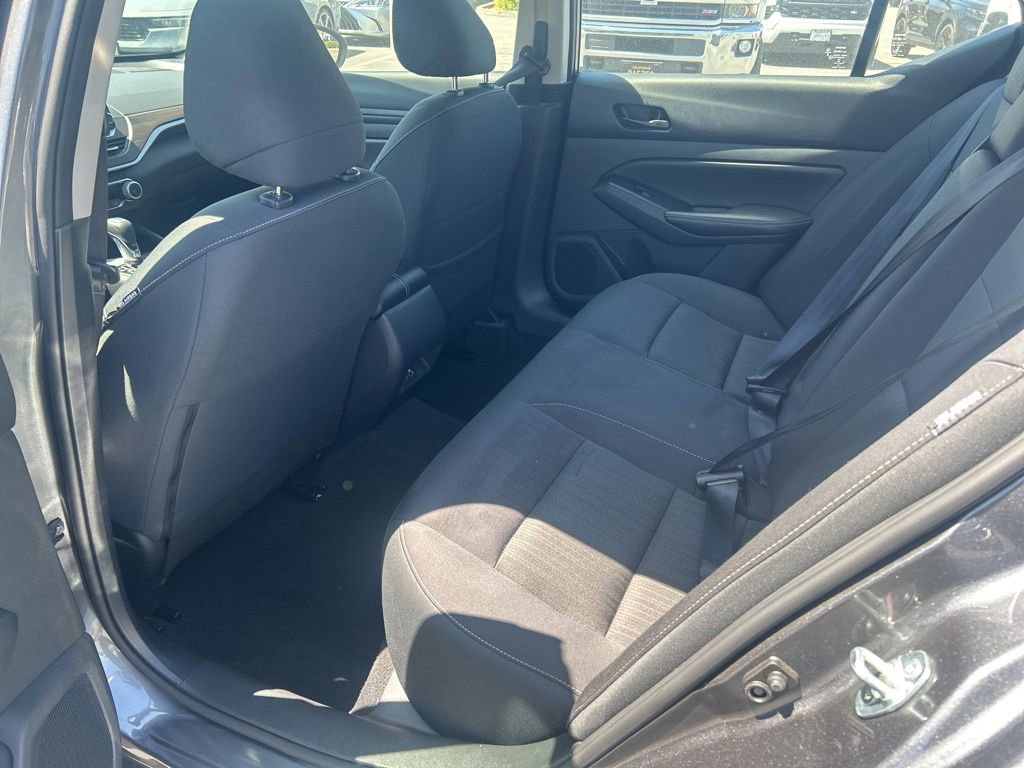 Used 2024 Nissan Altima 2.5 SV FWD image 10