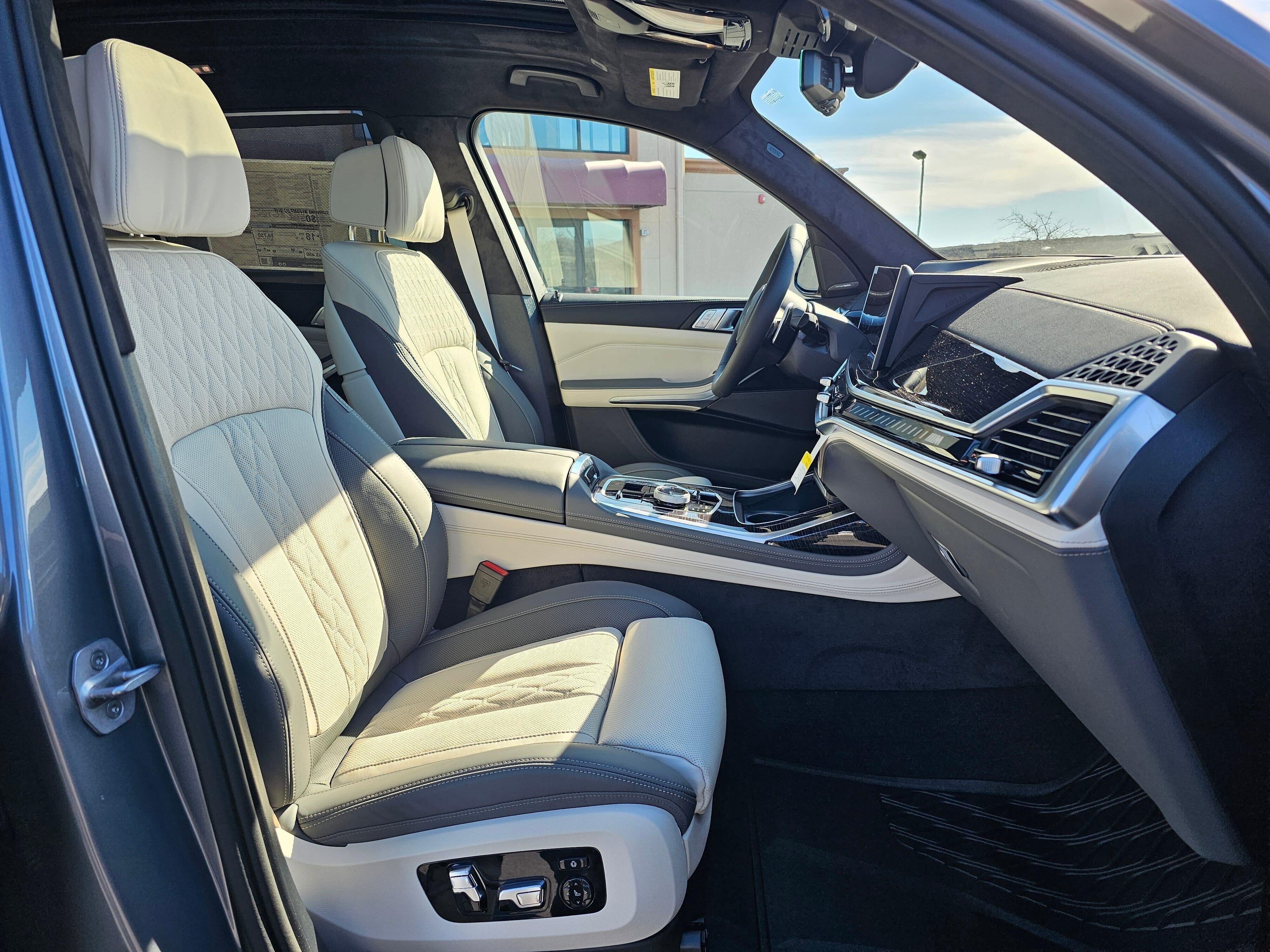 New 2026 BMW X7 M60i AWD/4WD image 15