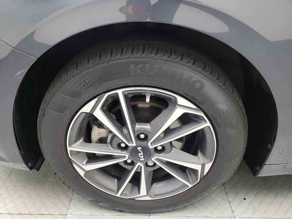 Used 2023 Kia Forte LXS image 31