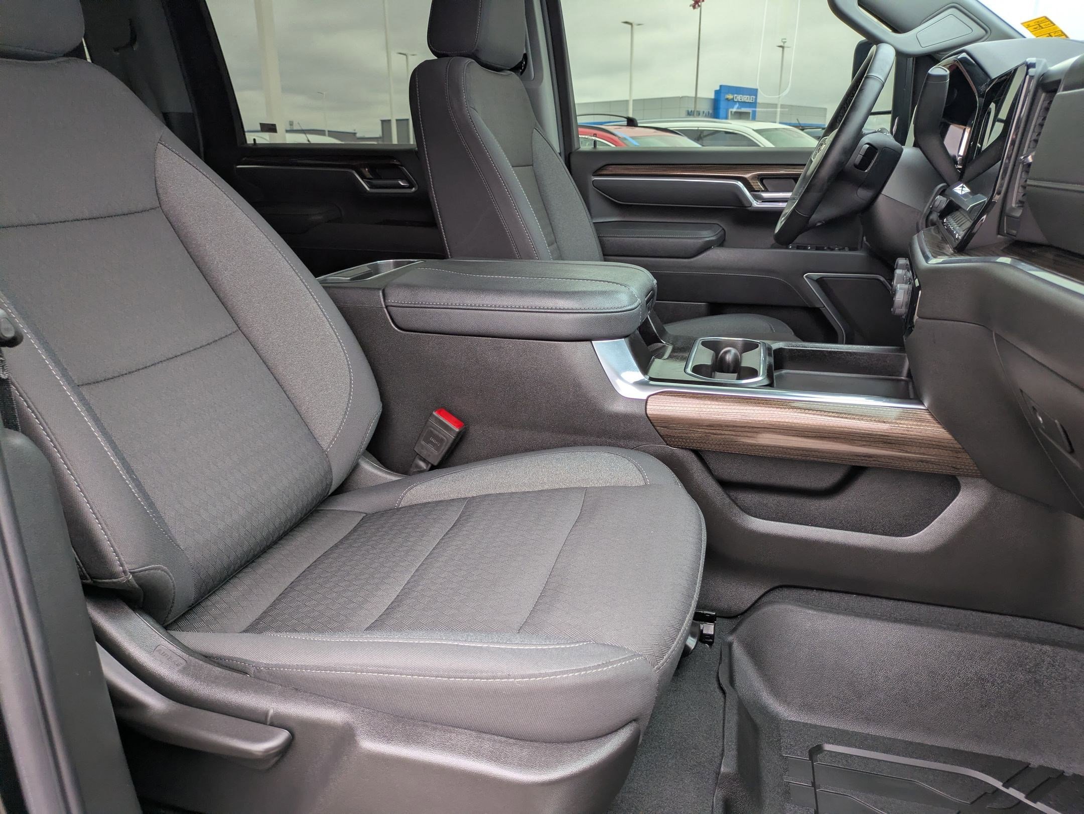 Used 2025 Chevrolet Silverado 2500 LT image 25