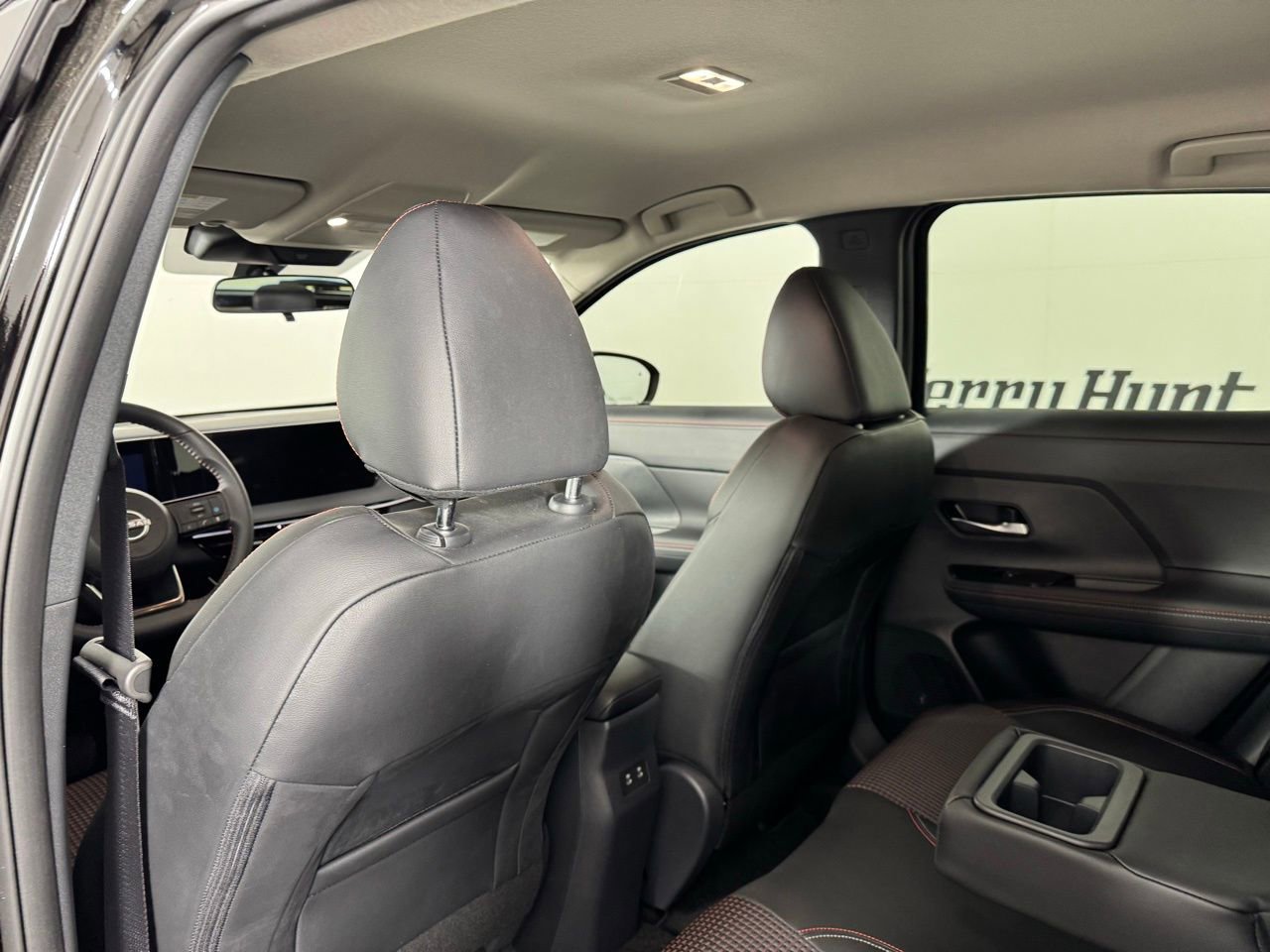 Used 2025 Nissan Kicks SR FWD image 32