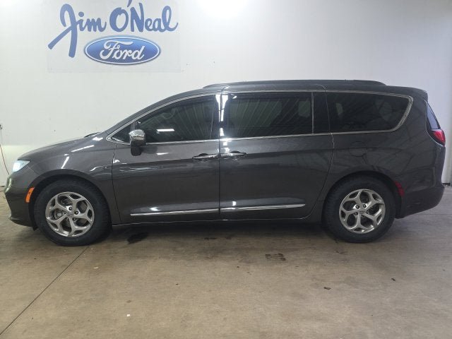 Used 2022 Chrysler Pacifica Limited FWD image 26