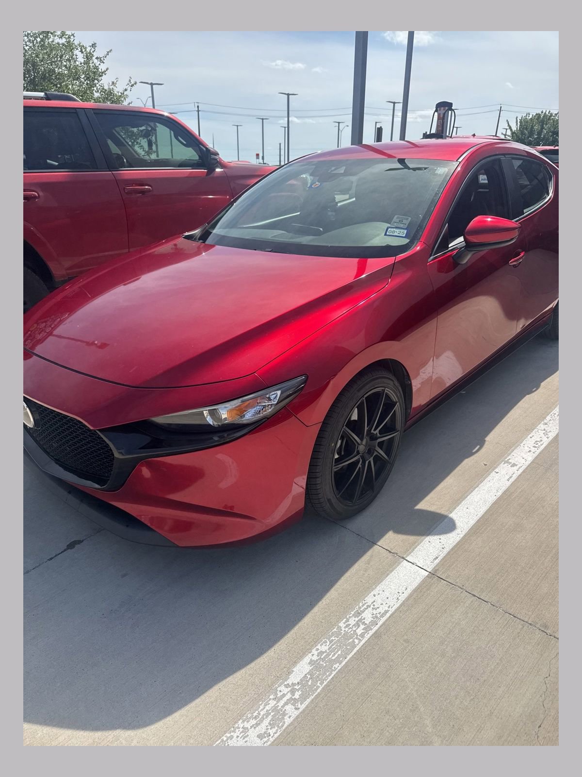 Used 2019 MAZDA MAZDA3 Hatchback w/ Preferred Package FWD image 1