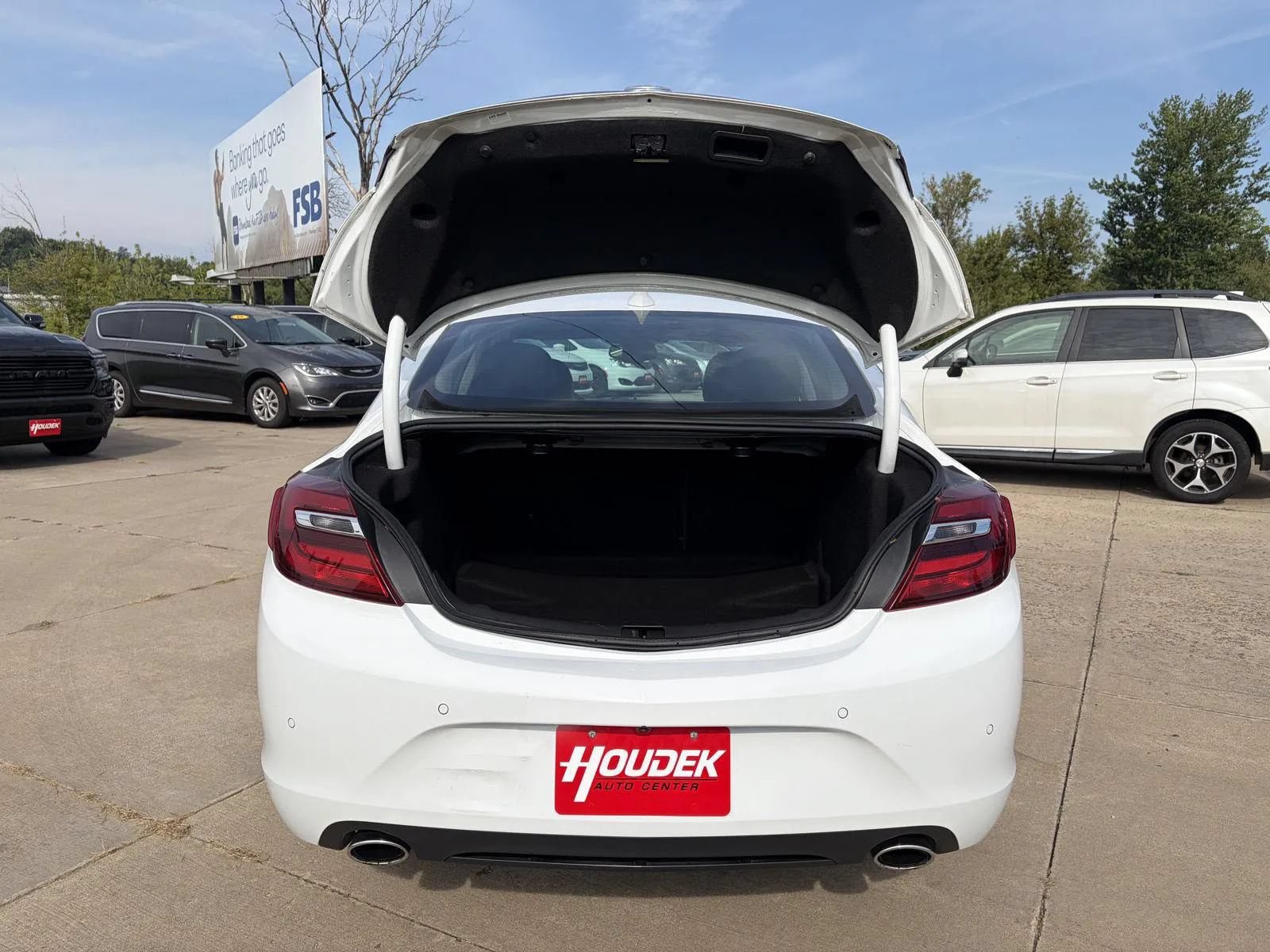 Used 2017 Buick Regal Premium FWD image 23