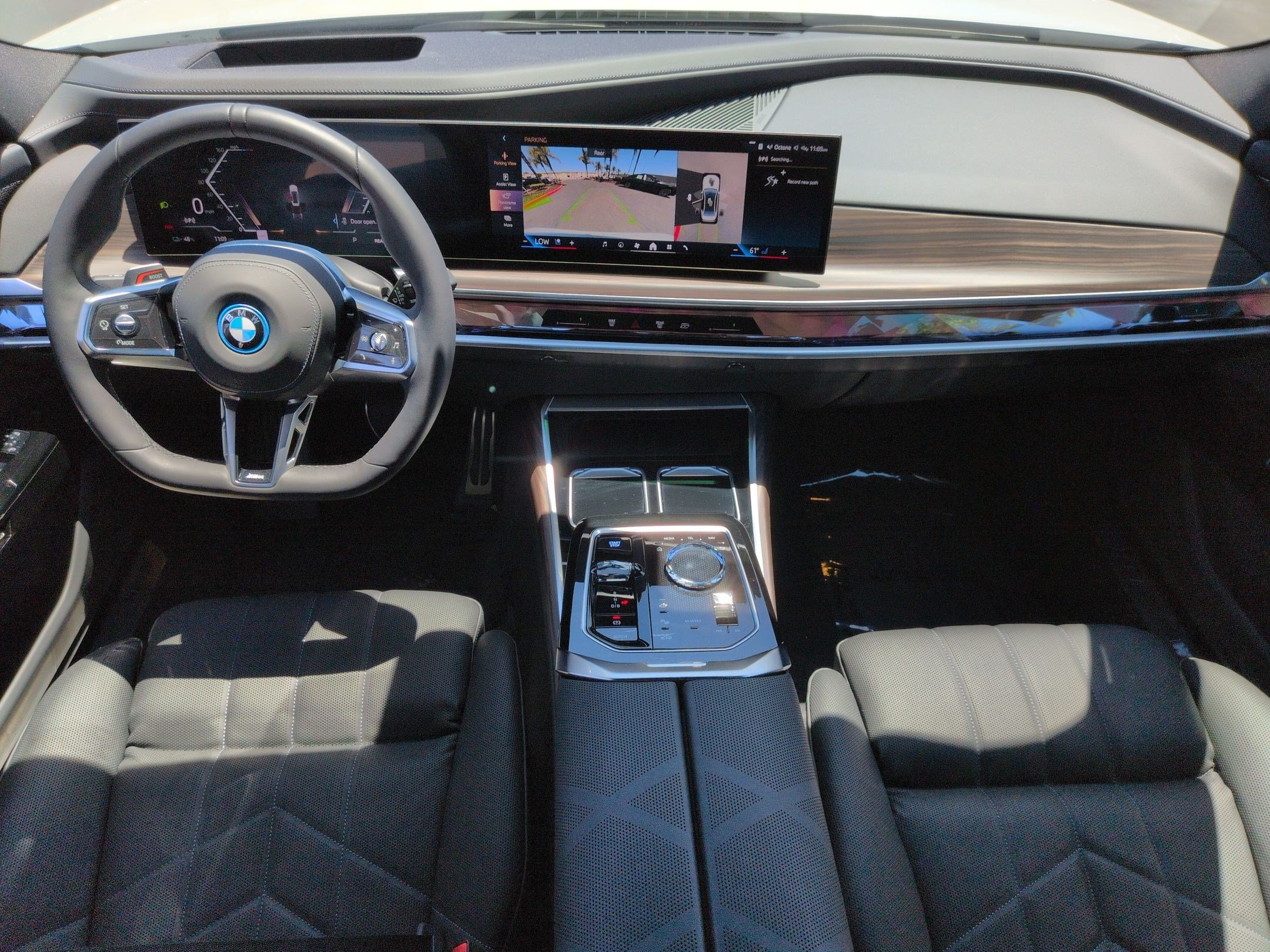 Certified 2025 BMW i7 xDrive60 AWD/4WD image 29