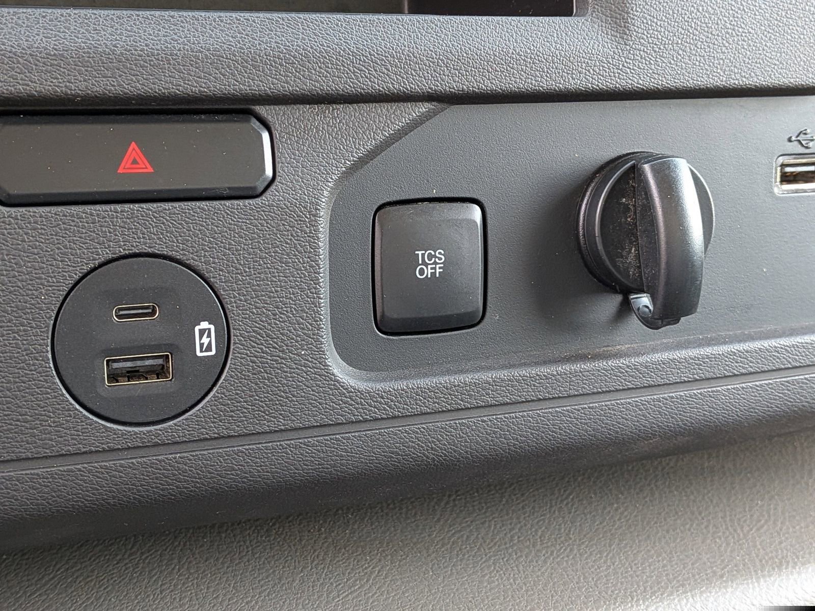 Certified 2023 Ford E-450 and Econoline 450 Super Duty w/ Power Windows & Locks Group image 11