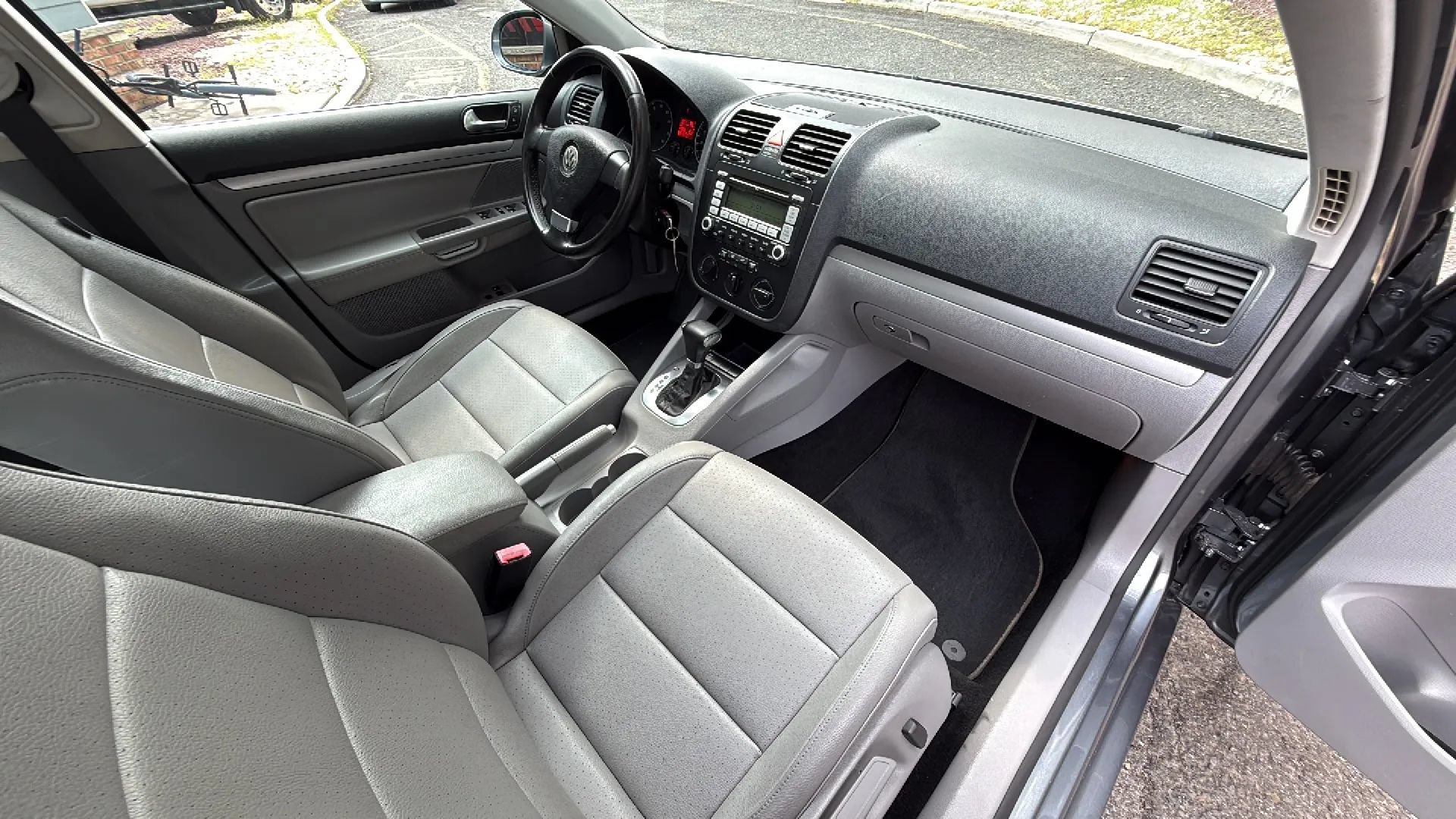 Used 2009 Volkswagen Jetta SE FWD image 41