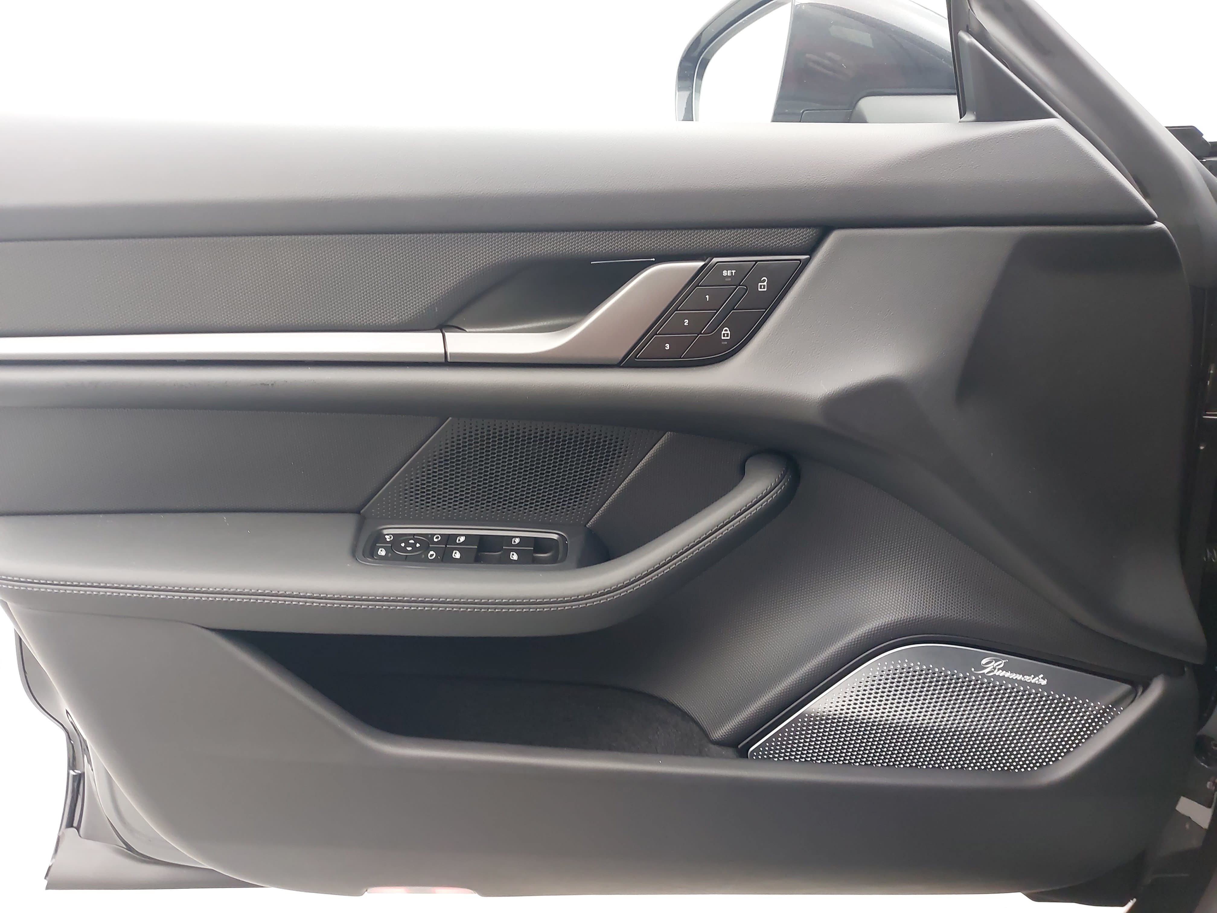 New 2026 Porsche Taycan 4S AWD/4WD image 29