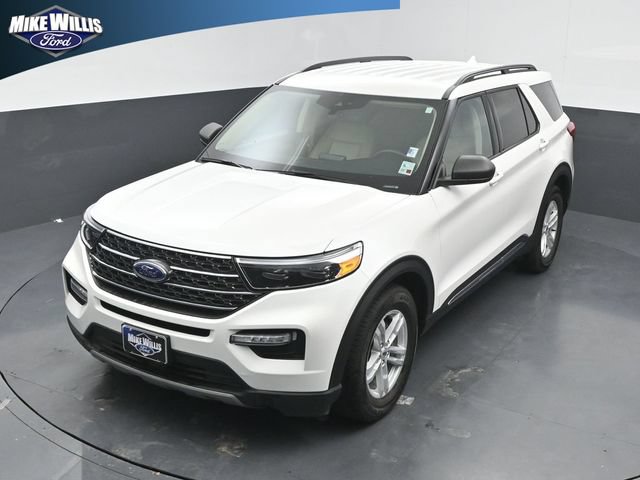 Used 2024 Ford Explorer XLT w/ Equipment Group 202A RWD image 11