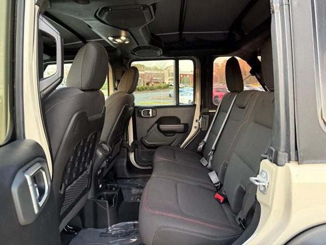 Used 2022 Jeep Wrangler Unlimited Rubicon w/ Cold Weather Group AWD/4WD image 28