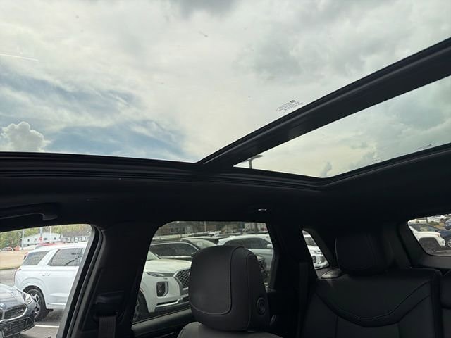 Used 2024 Cadillac XT5 Premium Luxury w/ Technology Package image 11