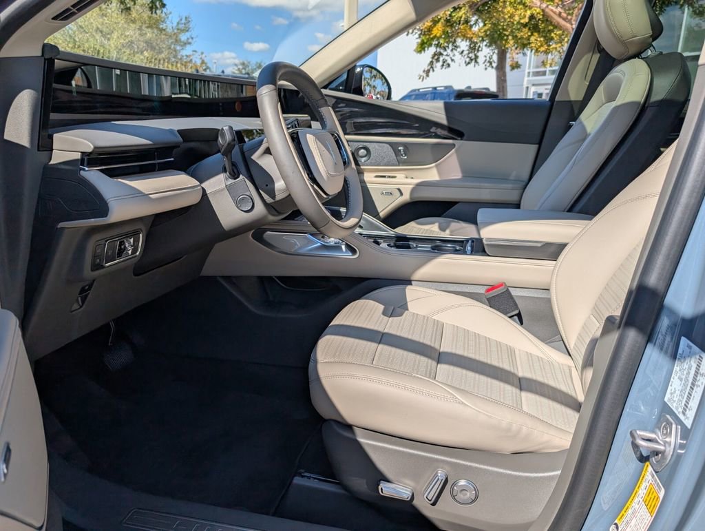 New 2025 Lincoln Nautilus Reserve image 12