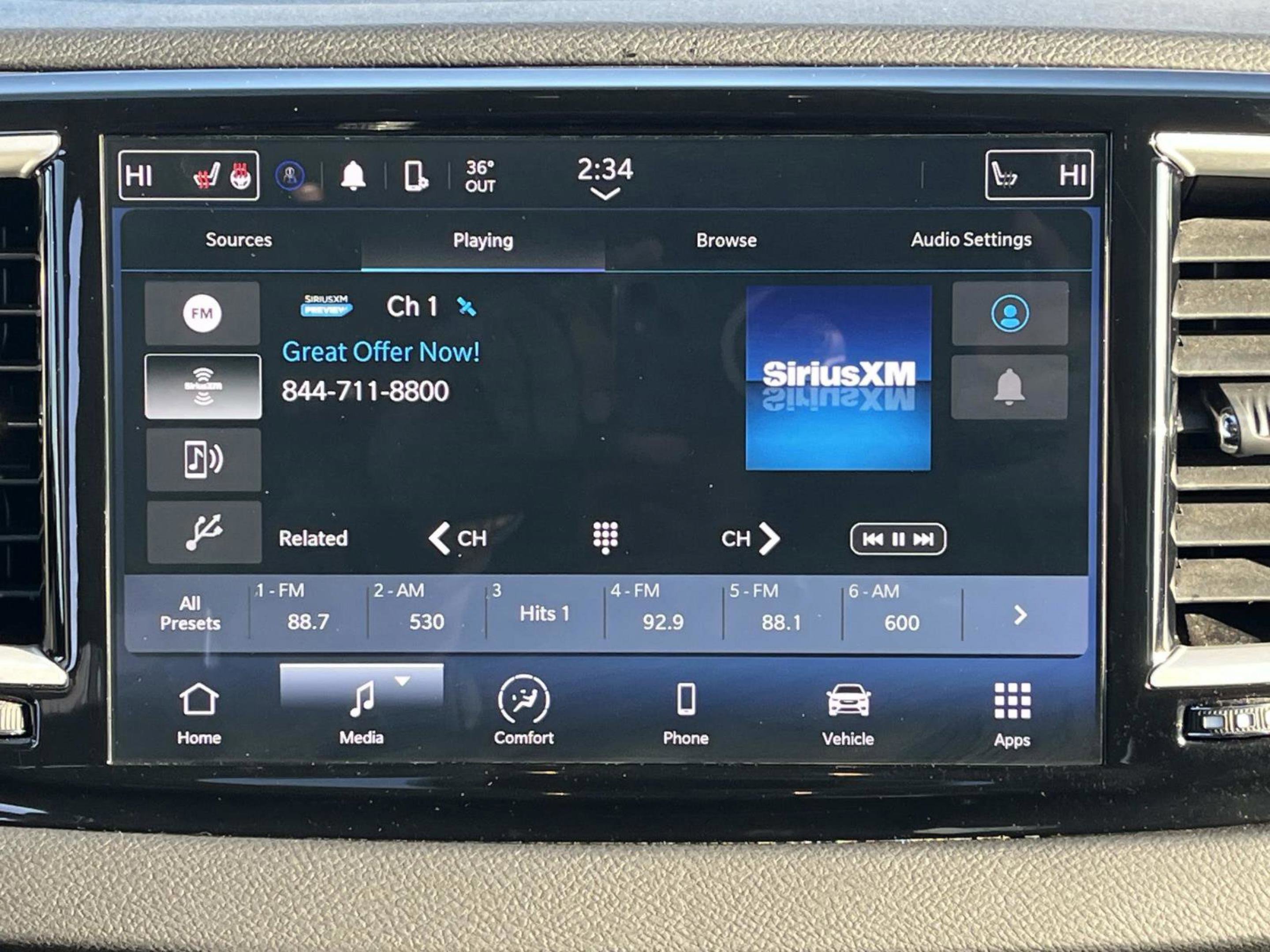 Used 2024 Chrysler Pacifica Touring-L image 16