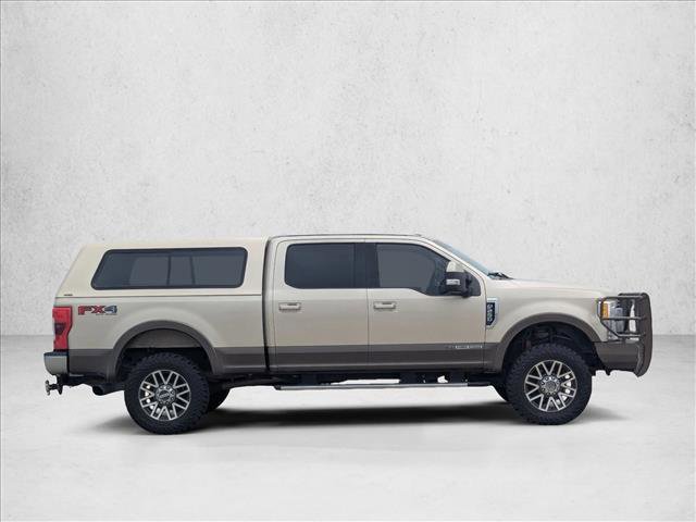Used 2017 Ford F250 Lariat w/ Lariat Value Package AWD/4WD image 4