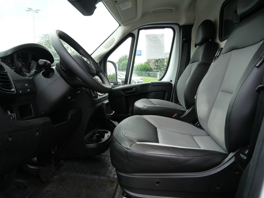 Used 2025 RAM ProMaster 2500 w/ Convenience Group FWD image 12