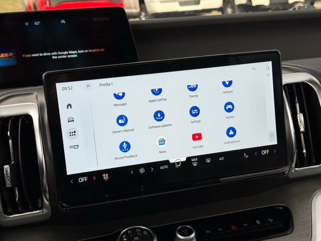 Certified 2025 Ford Expedition Platinum image 31