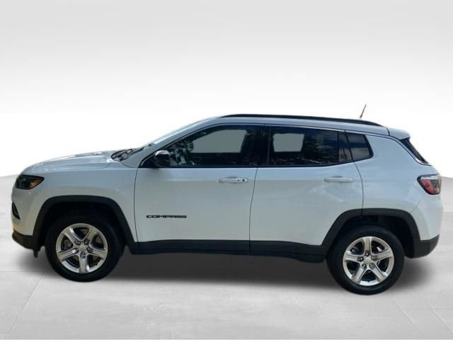 Used 2023 Jeep Compass Latitude image 5
