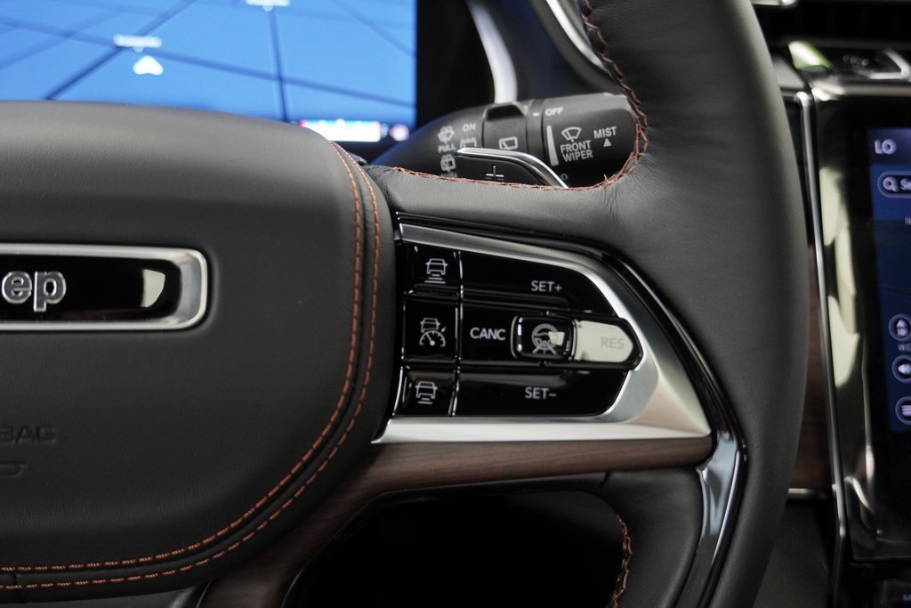 New 2025 Jeep Grand Cherokee Summit w/ Obsidian Package image 27