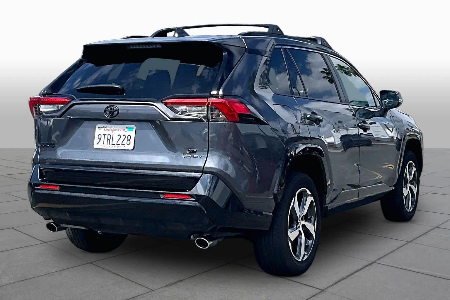 Used 2025 Toyota RAV4 SE w/ Weather & Moonroof Package AWD/4WD image 12