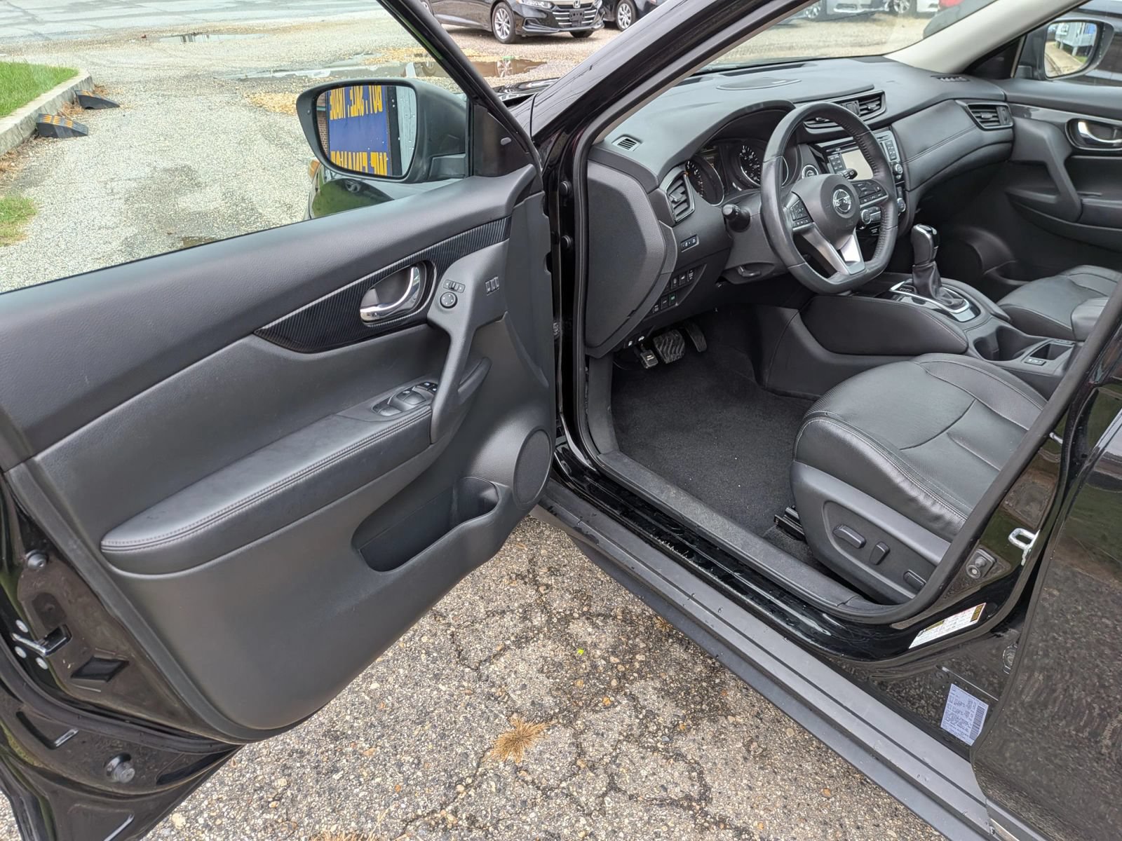 Used 2017 Nissan Rogue SL w/ SL Premium Package AWD/4WD image 24