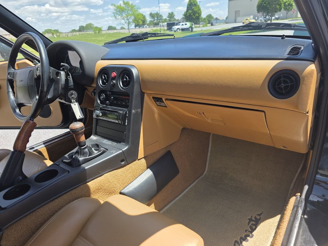 Used 1991 MAZDA MX-5 Miata RWD image 15