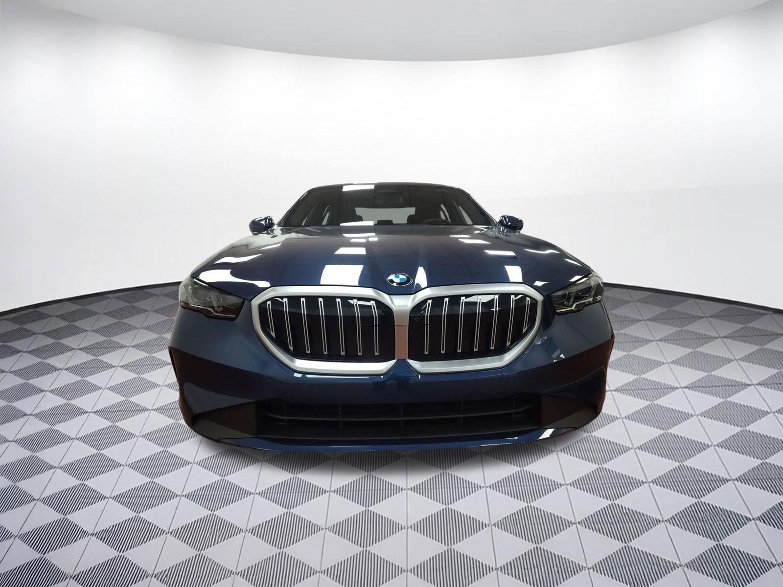 Used 2026 BMW 530i xDrive AWD/4WD image 5