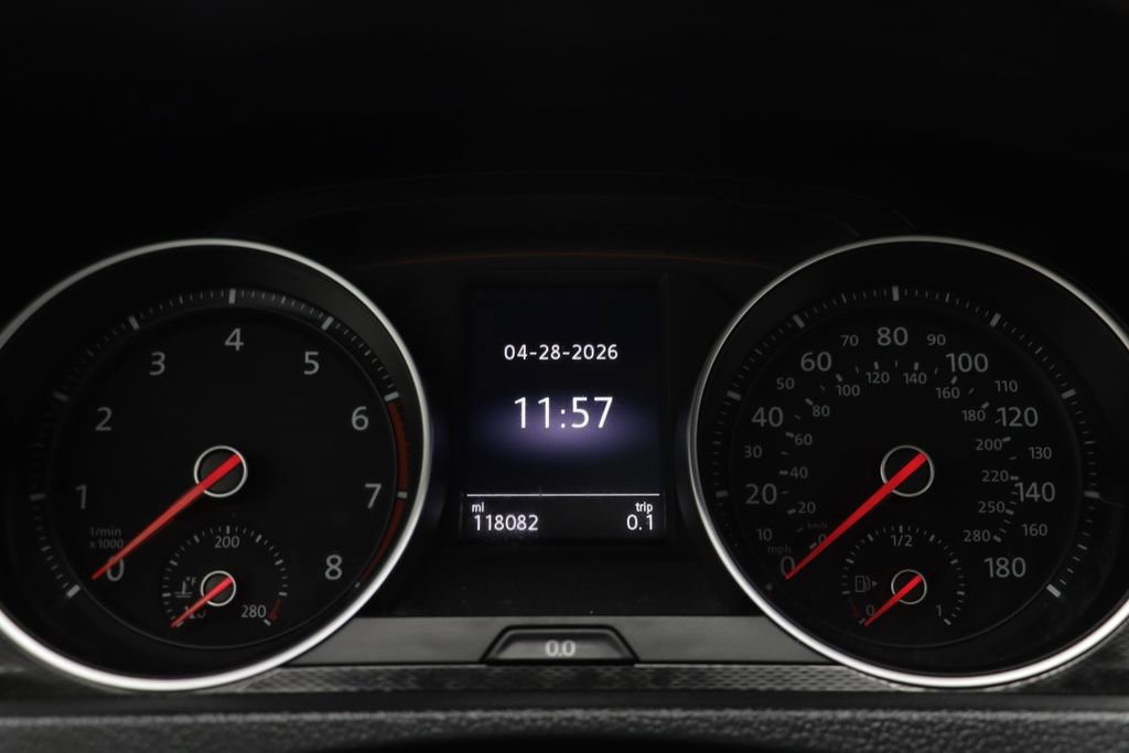 Used 2016 Volkswagen Golf 4-Door FWD image 7