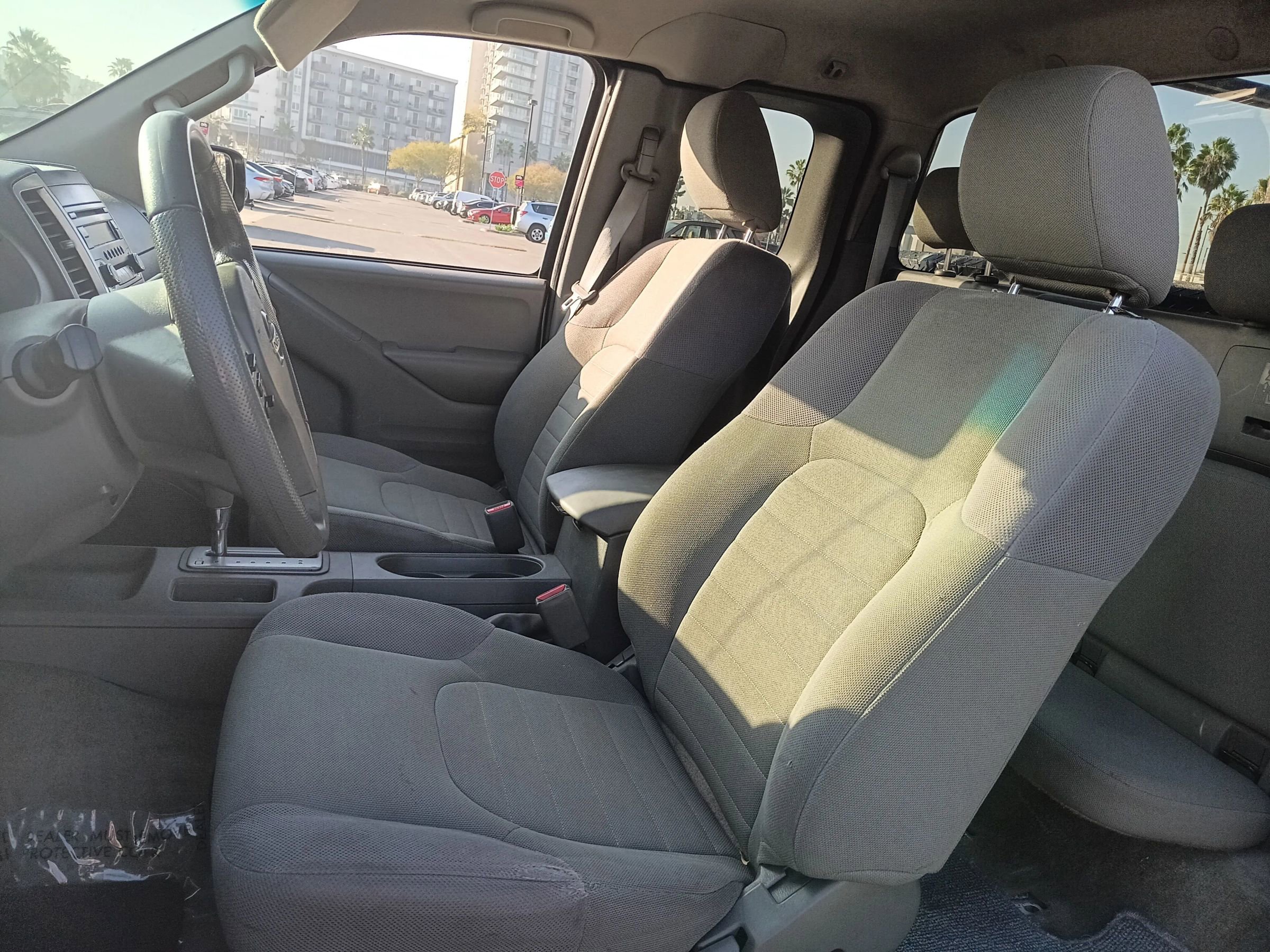 Used 2015 Nissan Frontier S image 11