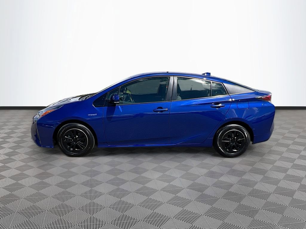 Used 2018 Toyota Prius Two w/ Prius Two Safety Plus Package FWD image 4