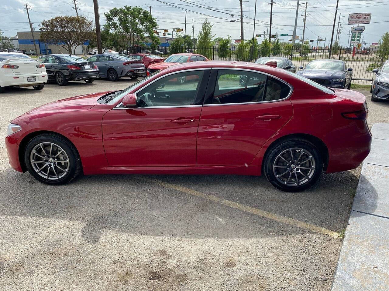 Used 2019 Alfa Romeo Giulia Sprint w/ Cold Weather Package image 5