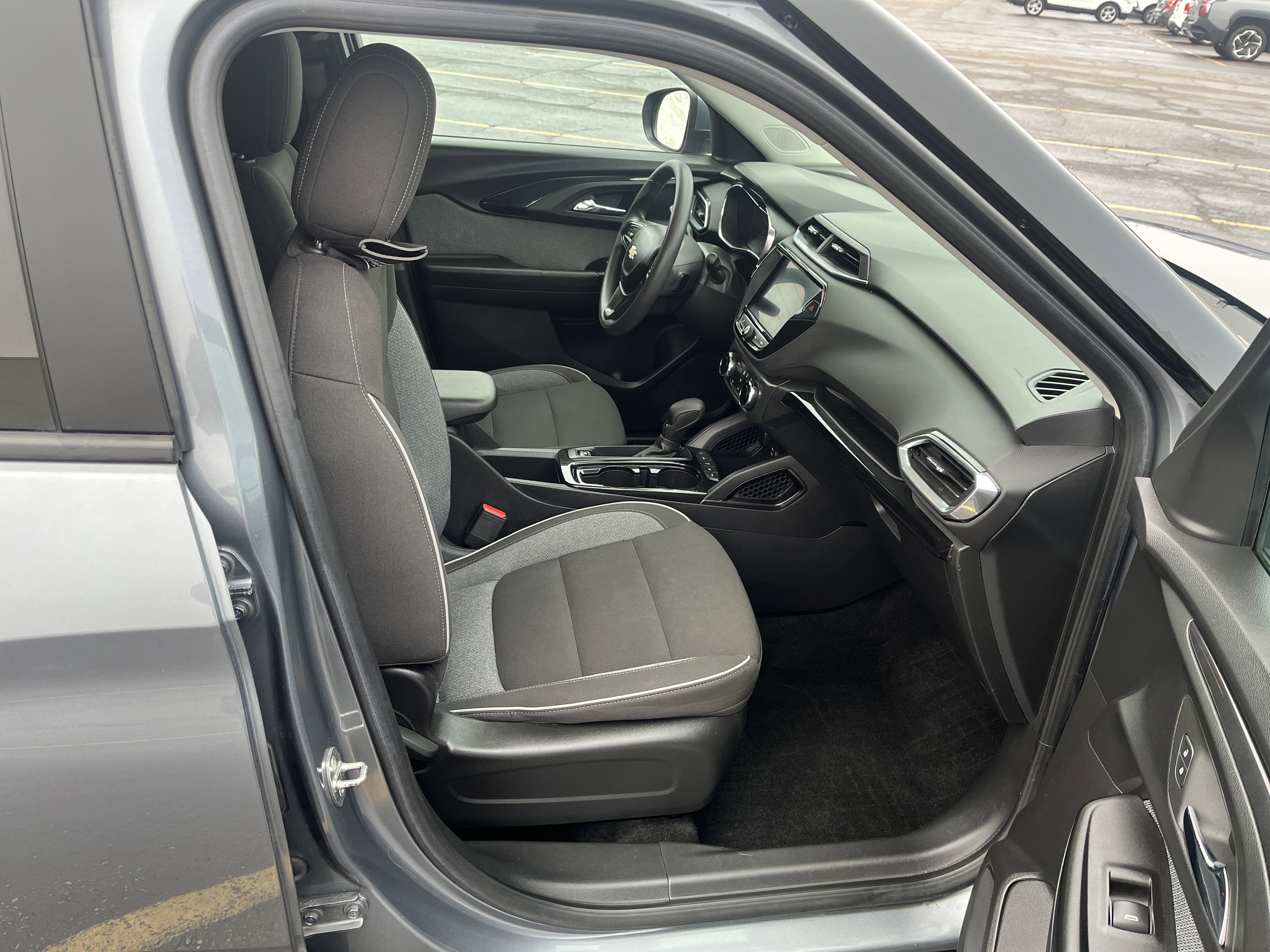 Used 2022 Chevrolet TrailBlazer LT w/ Convenience Package image 15