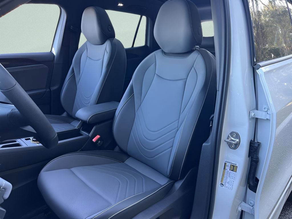 New 2026 Volkswagen Tiguan SE R-Line image 11