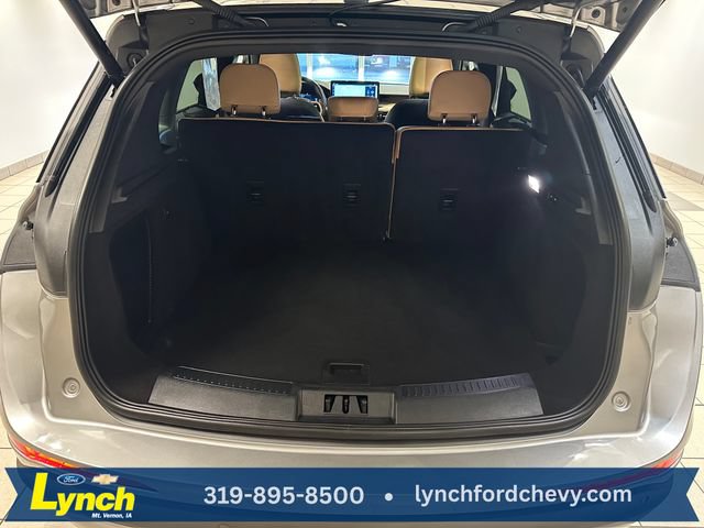 Used 2023 Lincoln Corsair Reserve w/ Equipment Group 201A AWD/4WD image 22