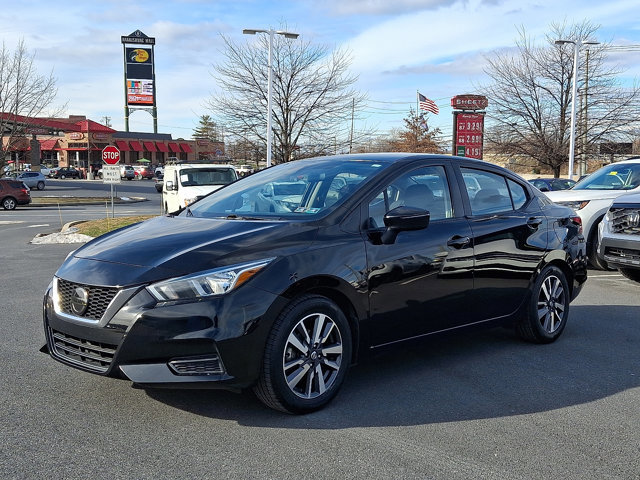 Used 2020 Nissan Versa SV image 3
