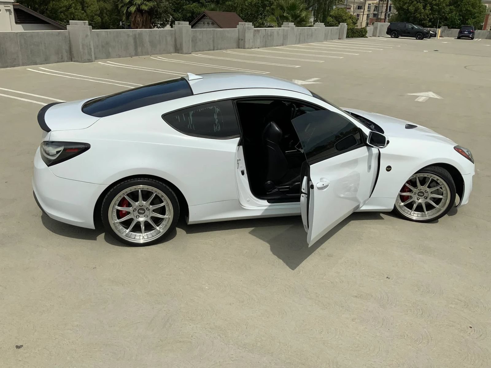 Used 2016 Hyundai Genesis Coupe 3.8 RWD image 15