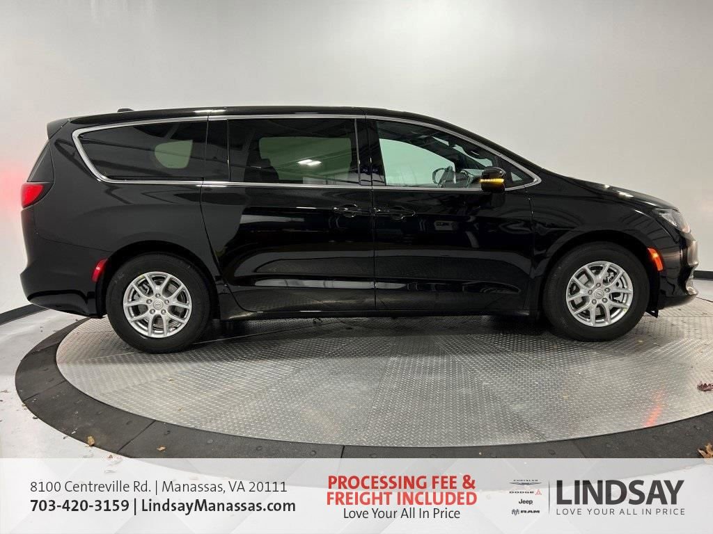 New 2026 Chrysler Voyager LX image 3