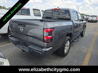 Used 2022 Nissan Frontier SV AWD/4WD image 3