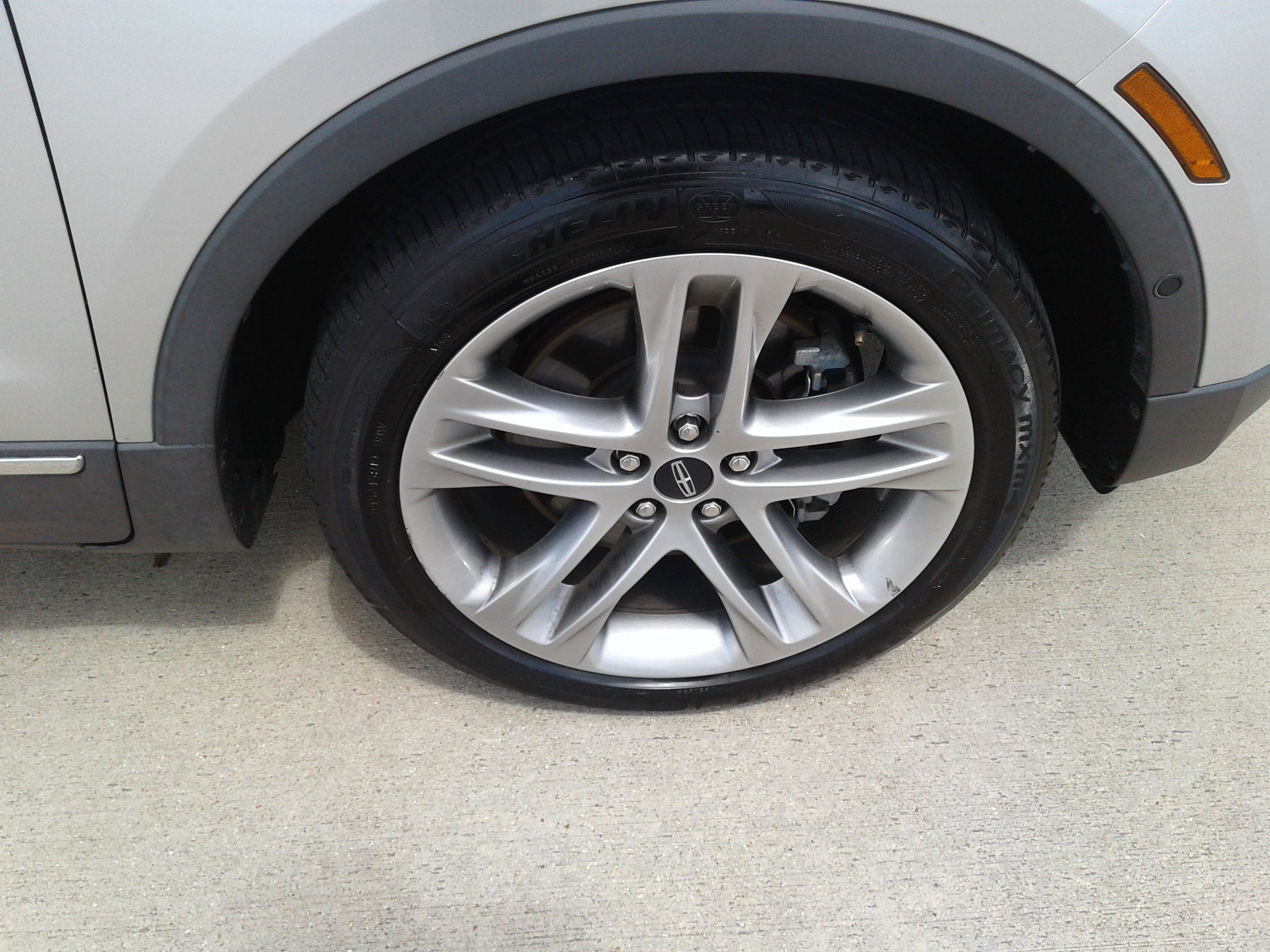 Used 2019 Lincoln MKC Reserve image 9