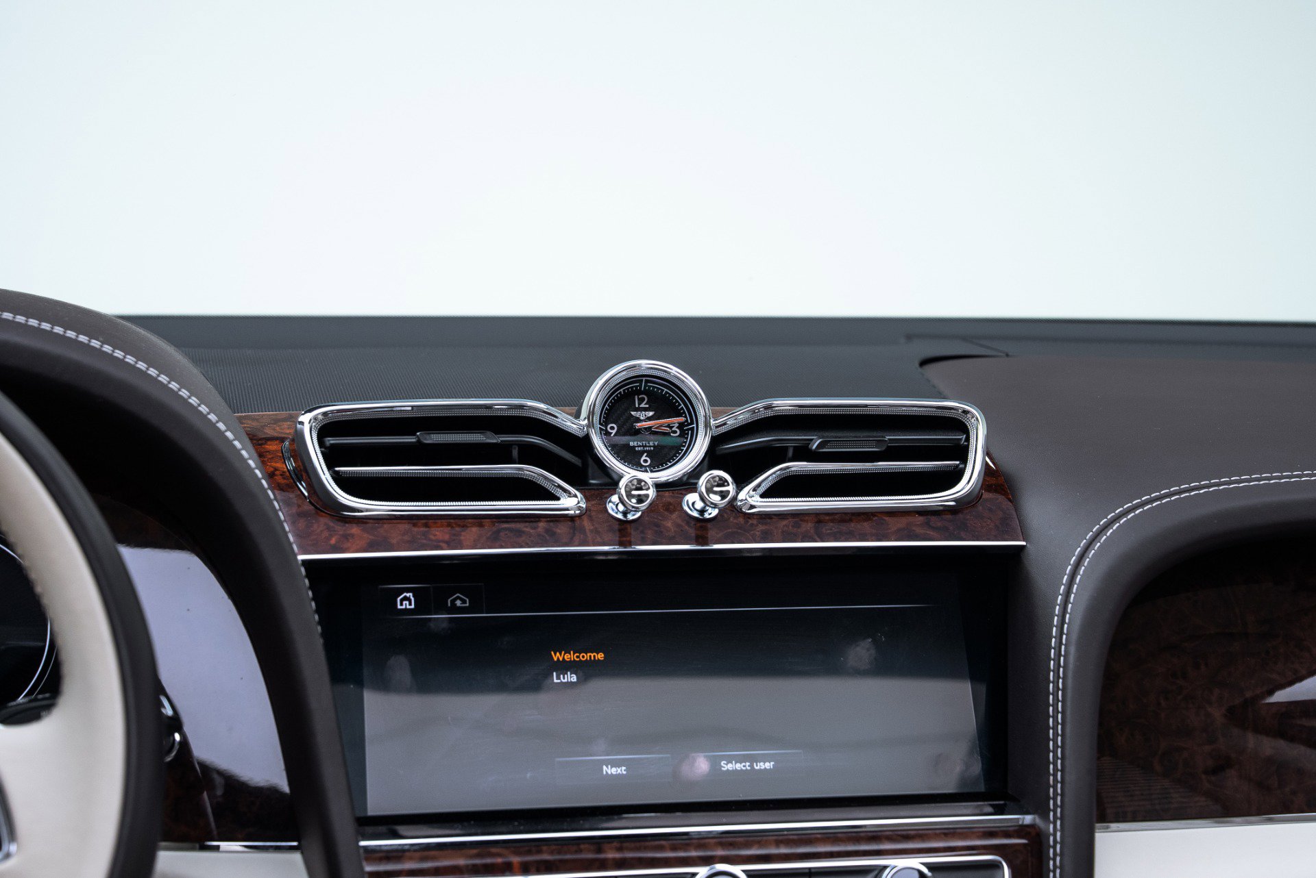 Used 2021 Bentley Bentayga image 33