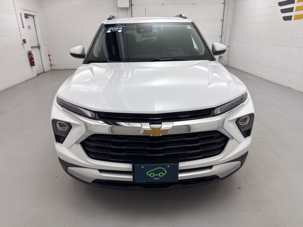 Used 2024 Chevrolet TrailBlazer LT w/ LT Cold Weather Package AWD/4WD image 11