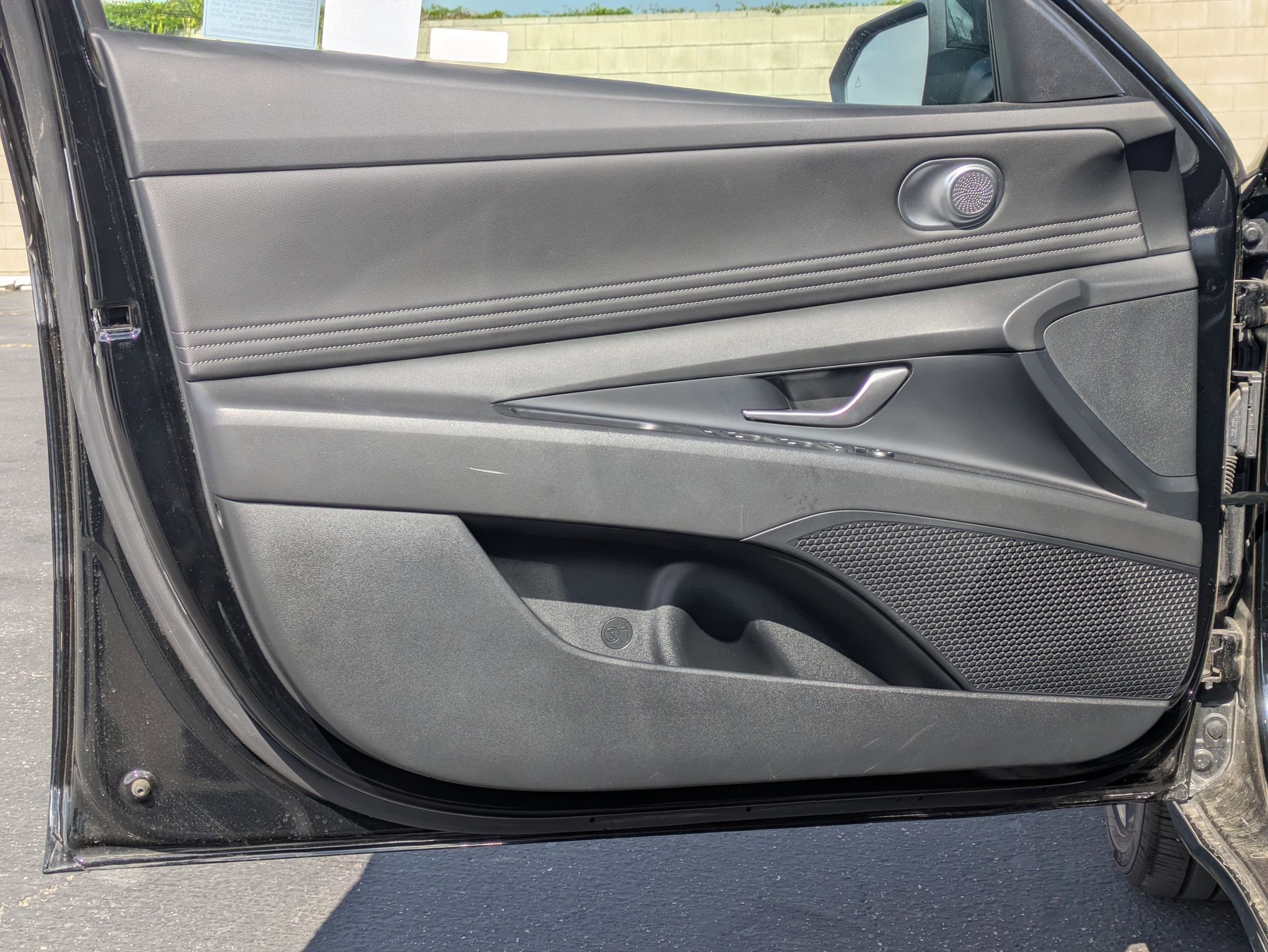 Certified 2025 Hyundai Elantra SEL FWD image 16