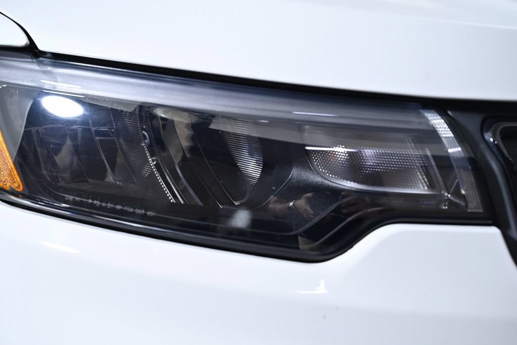 Used 2022 Jeep Compass Latitude FWD image 10