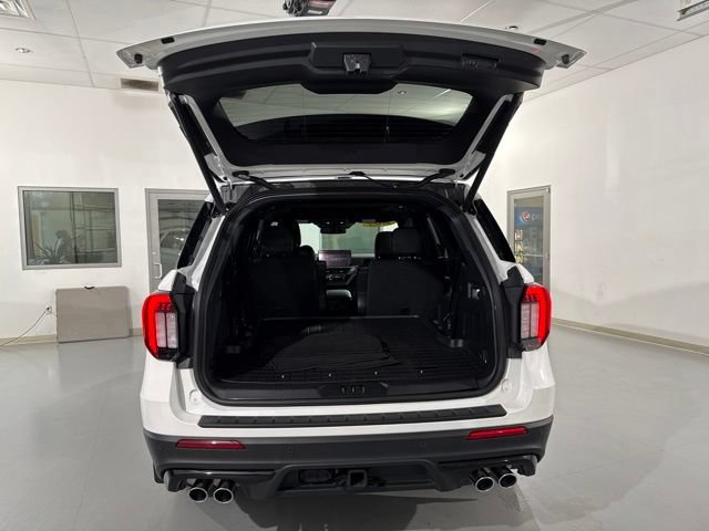 Used 2025 Ford Explorer ST AWD/4WD image 11